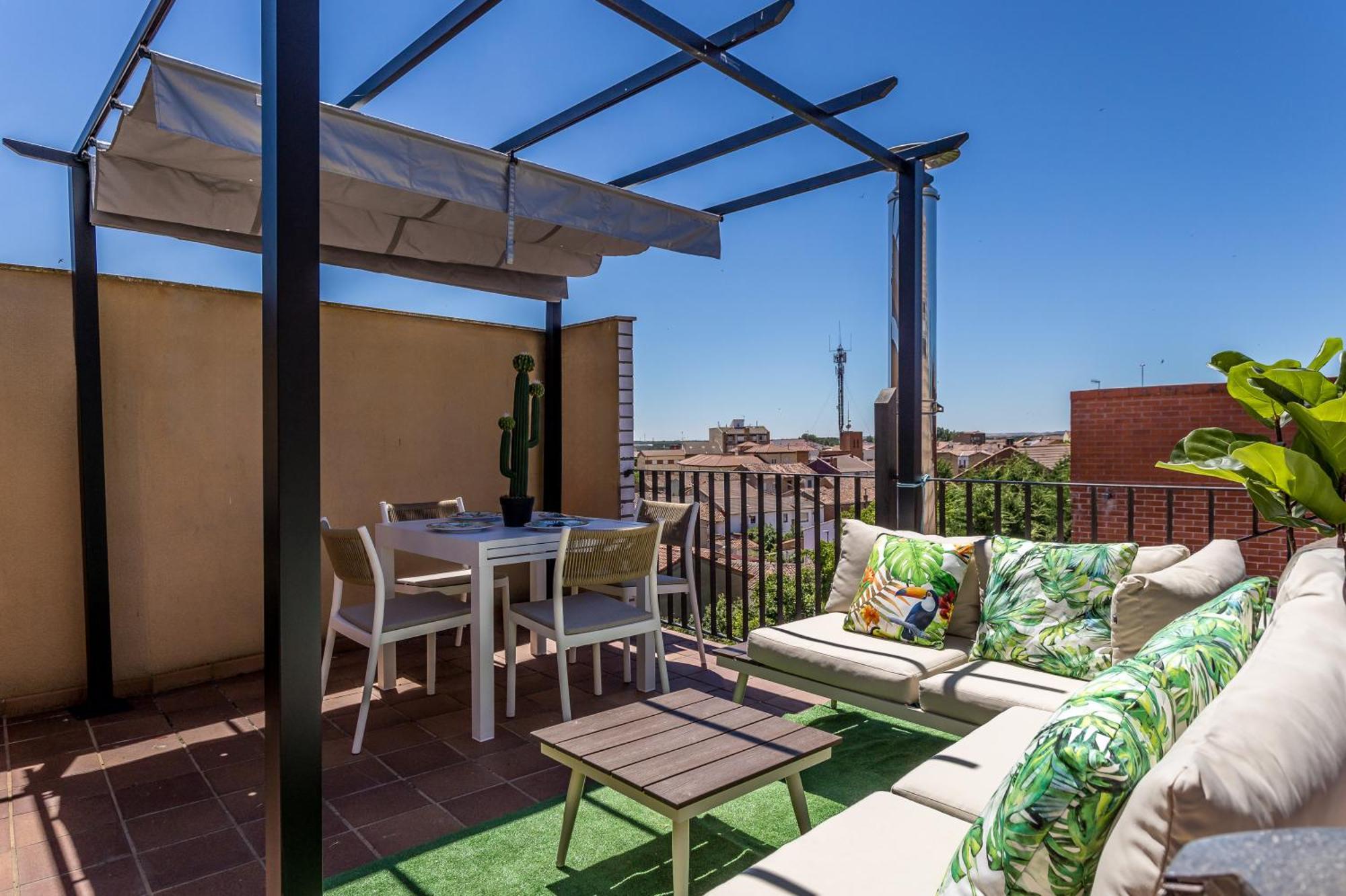 Baruhaus Terraza Duplex Valencia De Don Juan Apartment Bagian luar foto